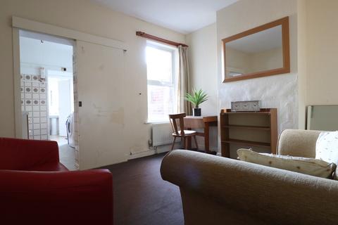 1 bedroom in a house share to rent, Portland Street