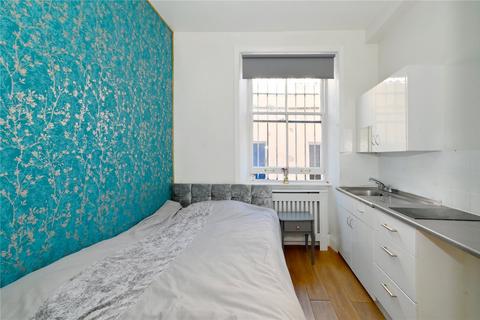 Studio to rent, Castletown Road, London W14