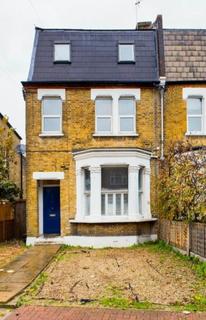 3 bedroom flat to rent, London SW16