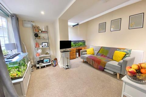 Studio to rent, Albany House, Park Hill Road, Torquay