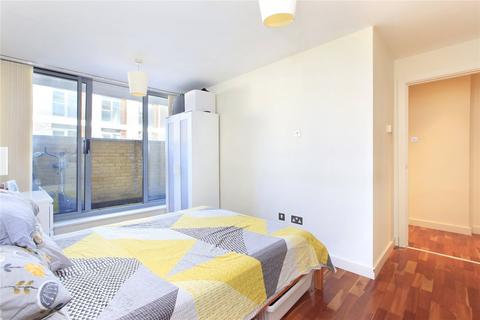 2 bedroom flat to rent, Gateway House, Balham SW12