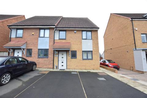 3 bedroom semi-detached house to rent, Bellshiel Grove, Scotswood, Newcastle Upon Tyne, NE15