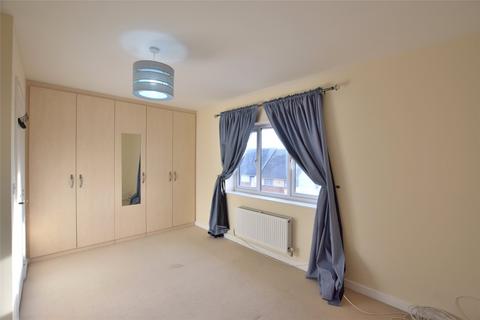 3 bedroom semi-detached house to rent, Bellshiel Grove, Scotswood, Newcastle Upon Tyne, NE15