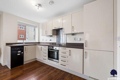 2 bedroom apartment to rent, Schoolgate Drive, Surrey SM4