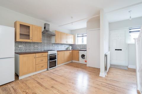 3 bedroom apartment to rent, Morden Court, Morden SM4