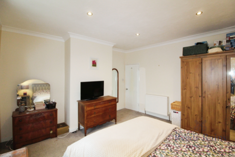 2 bedroom terraced house for sale, The Cross, Leeds LS15