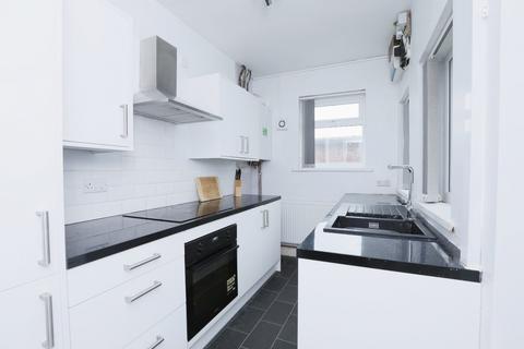 2 bedroom terraced house to rent, St. Johns Road, Sheffield S25