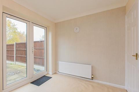 2 bedroom end of terrace house to rent, Hollybank Close, Northwich CW8