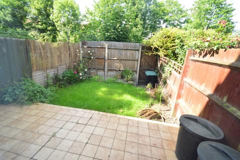 2 bedroom terraced house to rent, Milton Road, Kent DA12