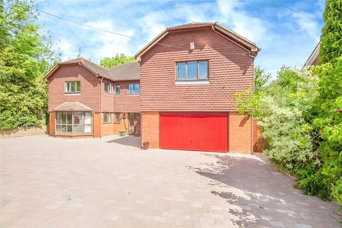 6 bedroom detached house to rent, Priestfields, Kent ME1