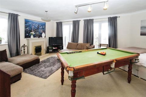 2 bedroom flat for sale, The Dell, Hampshire SO15