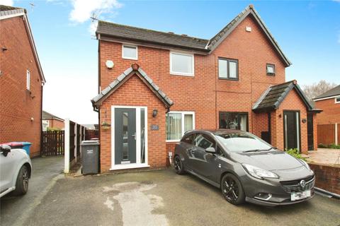 2 bedroom semi-detached house to rent, Wayfarers Way, Manchester M27