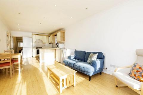 2 bedroom apartment to rent, NW2