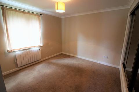 2 bedroom flat to rent, Cedar Close, Buckhurst Hill IG9