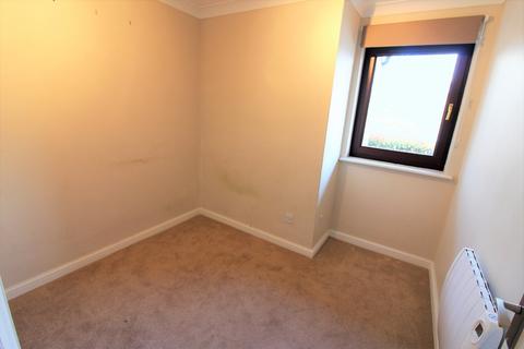 2 bedroom flat to rent, Cedar Close, Buckhurst Hill IG9