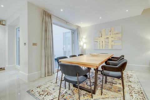 4 bedroom property to rent, Pembridge Road, Notting Hill, W11