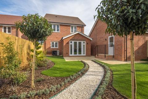 4 bedroom detached house for sale, Plot 7, Laurel at Ryder Gardens, Bovingdon Molyneaux Avenue, Bovingdon HP3 0NZ