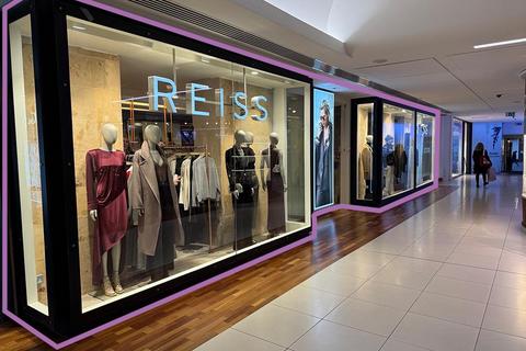 Retail property shopping centre to rent, Princes Square, Glasgow G1