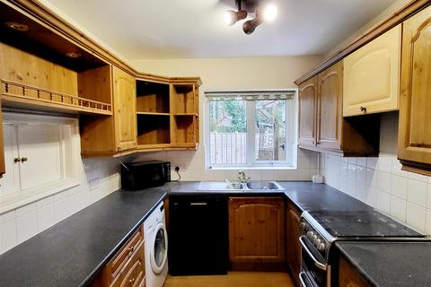 3 bedroom terraced house to rent, Cordelia Crescent, Borstal