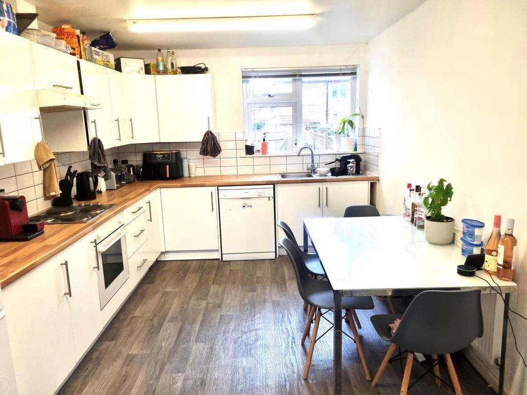 Kitchen Dining Area