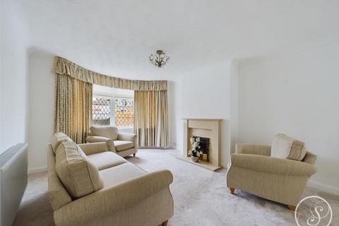 3 bedroom semi-detached house for sale, Kingswear Crescent, Leeds