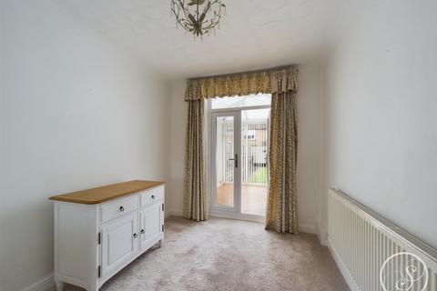 3 bedroom semi-detached house for sale, Kingswear Crescent, Leeds