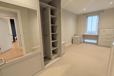 1 bedroom apartment to rent, Market Street, Addlestone KT15