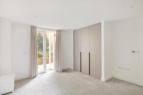 3 bedroom flat for sale, Sinclair Road, London, W14