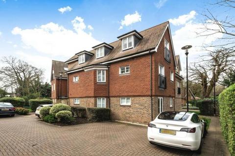 2 bedroom apartment to rent, Weybridge, Surrey, KT13