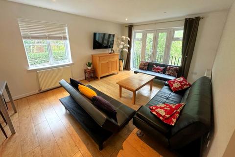 2 bedroom apartment to rent, Weybridge, Surrey, KT13