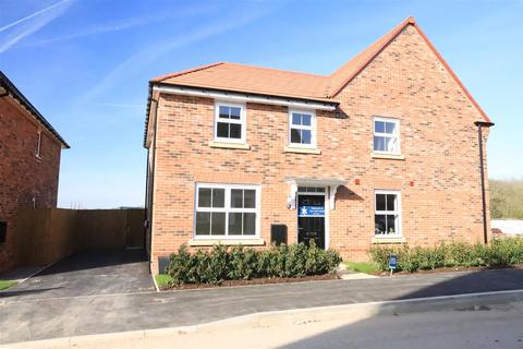 3 bedroom semi-detached house to rent, Russett Avenue, Appleton, Warrington