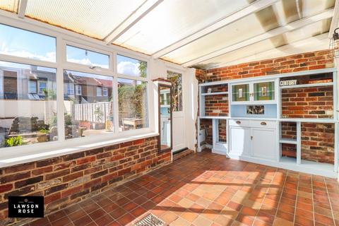 3 bedroom terraced house to rent, Brompton Road, Southsea