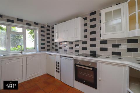 3 bedroom terraced house to rent, Brompton Road, Southsea