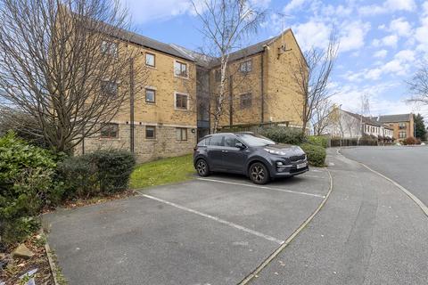 2 bedroom flat for sale, Greenlea Court, Huddersfield HD5