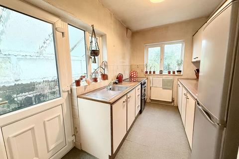 3 bedroom semi-detached house for sale, Burnaston Road, Hall Green