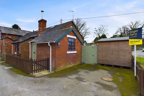 1 bedroom end of terrace house for sale, Marton, Welshpool