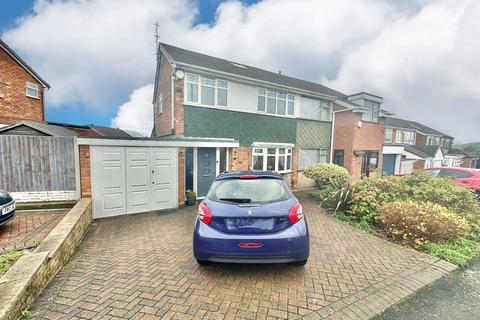 3 bedroom semi-detached house for sale, Silverthorne Avenue, Tipton DY4