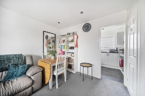 2 bedroom apartment for sale, Chilliswood Crescent