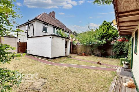 3 bedroom semi-detached house for sale, Beech Avenue, Brentwood