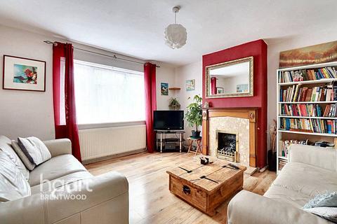 3 bedroom semi-detached house for sale, Beech Avenue, Brentwood