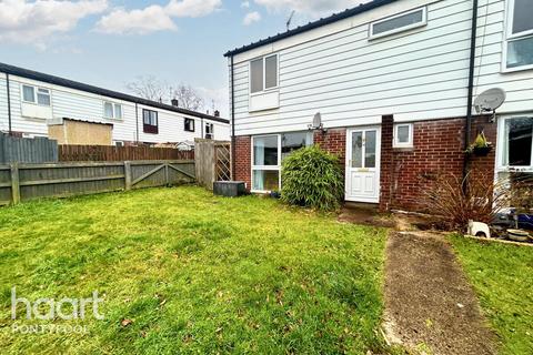 3 bedroom end of terrace house for sale, Highfield, Penperlleni