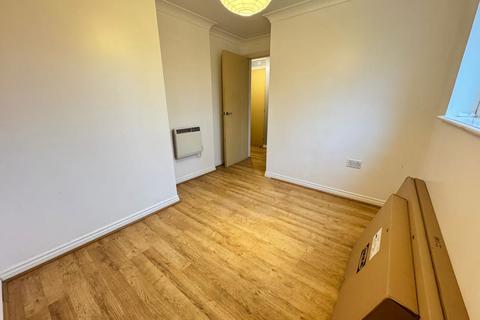 2 bedroom flat to rent, Corporation Street, Swindon, SN1 1DP