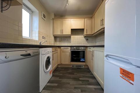 4 bedroom flat to rent, 21 Mallow Street, Hulme, Manchester