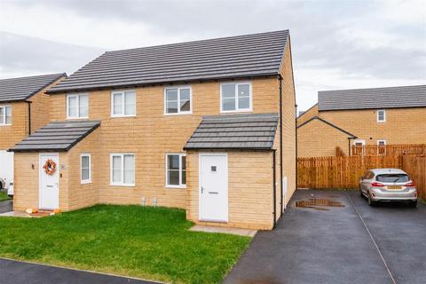 3 bedroom semi-detached house to rent, Northbeck Grange, Bradford, BD7