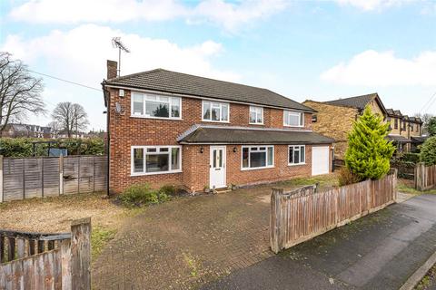 3 bedroom detached house for sale, Oakley Close, Surrey KT15