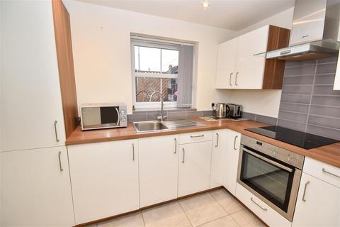 1 bedroom apartment for sale, Warwick Road, Balderton, Newark