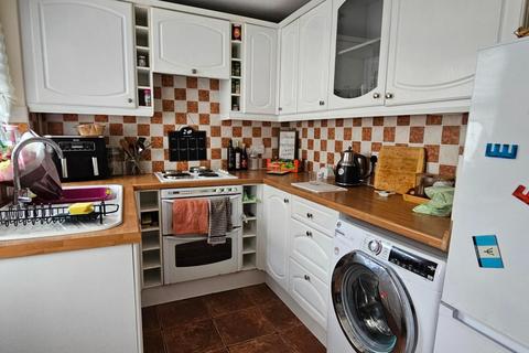 2 bedroom house to rent, Hensol Road, Miskin, Pontyclun