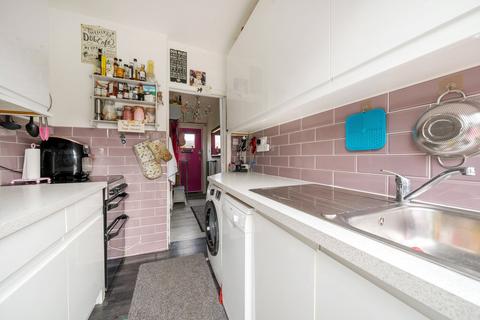 1 bedroom flat for sale, Cherrywood Court, Cambridge Road, Teddington, TW11