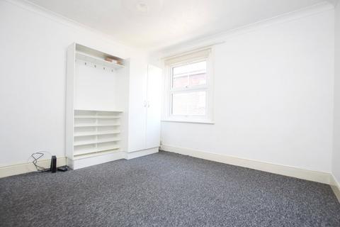 Studio to rent, Shelley Road, Worthing, BN11