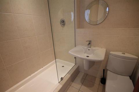 2 bedroom apartment to rent, City Gate, City Centre